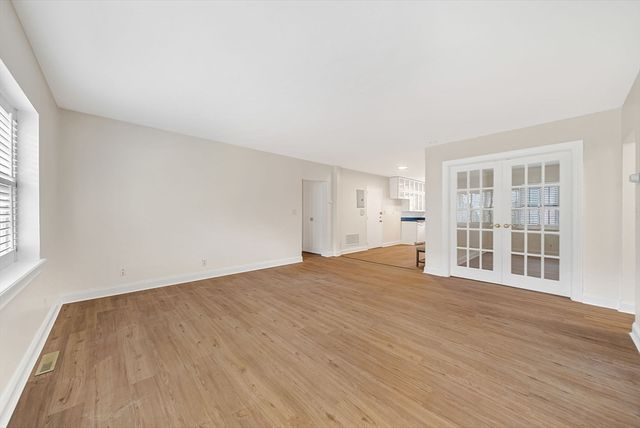 198 Lake Shore Road 2, Boston, MA 02135