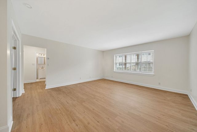 198 Lake Shore Road 2, Boston, MA 02135