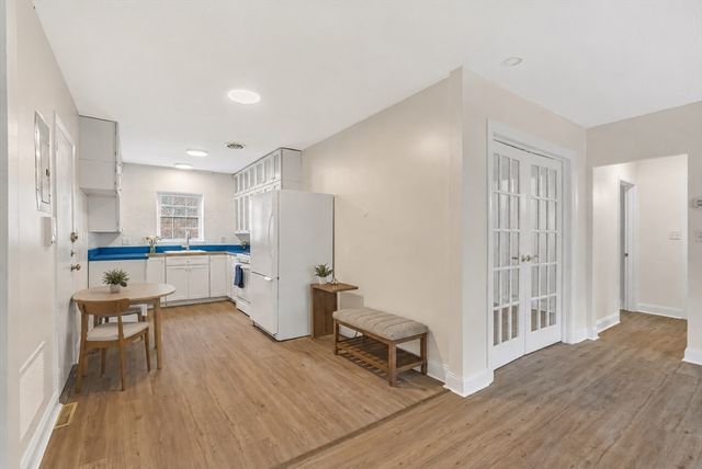 198 Lake Shore Road 2, Boston, MA 02135