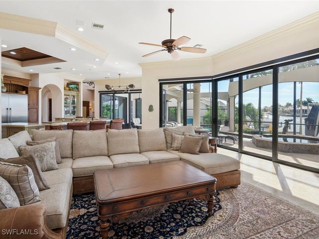 689 Rockport CT, Marco Island, FL 34145