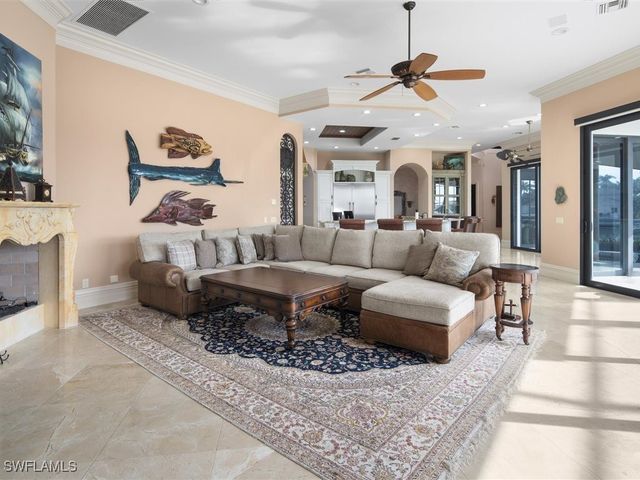 689 Rockport CT, Marco Island, FL 34145