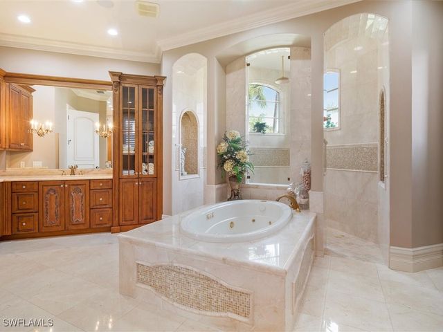 689 Rockport CT, Marco Island, FL 34145