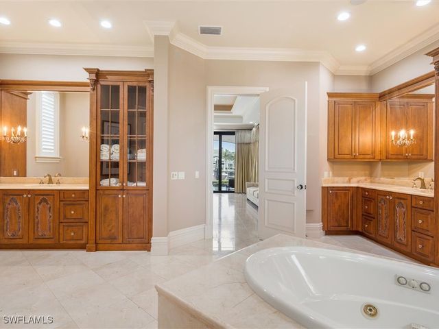 689 Rockport CT, Marco Island, FL 34145