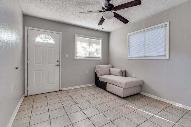 1505 N Matthews Street, Bowie, TX 76230