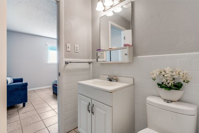 1505 N Matthews Street, Bowie, TX 76230