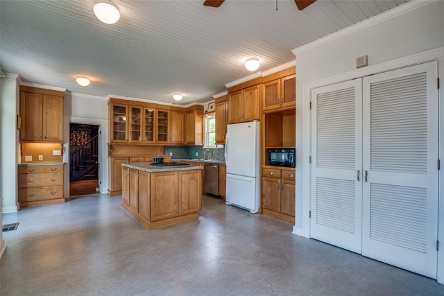 401 Pacific Avenue, Terrell, TX 75160