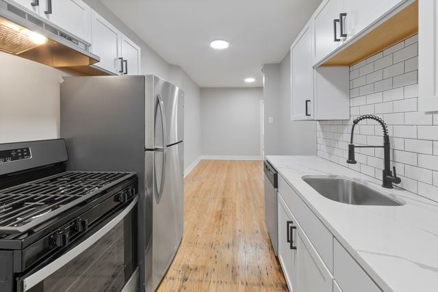 7377 N Damen Avenue I2, Chicago, IL 60645