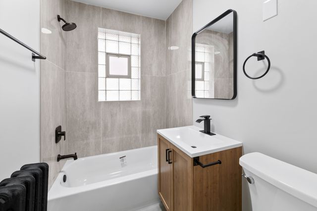 7377 N Damen Avenue I2, Chicago, IL 60645