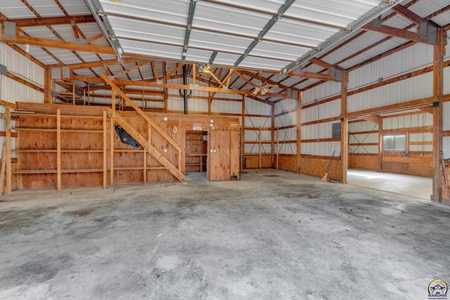9040 SW Wanamaker Rd, Wakarusa, KS 66546