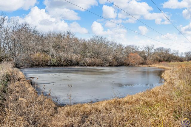 9040 SW Wanamaker Rd, Wakarusa, KS 66546