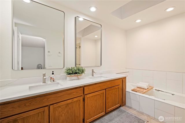 22214 NE 28th Place, Sammamish, WA 98074