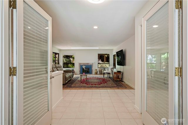 22214 NE 28th Place, Sammamish, WA 98074