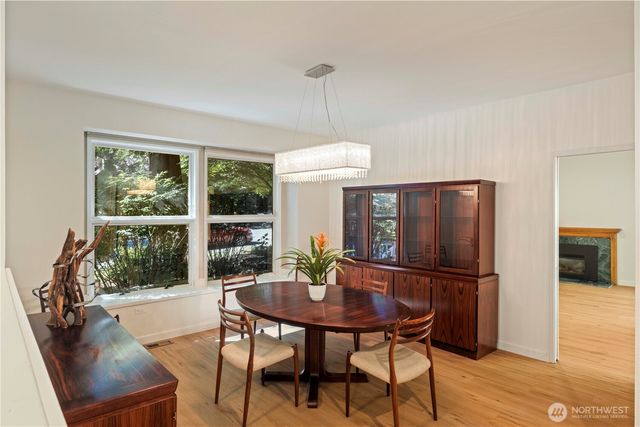 22214 NE 28th Place, Sammamish, WA 98074