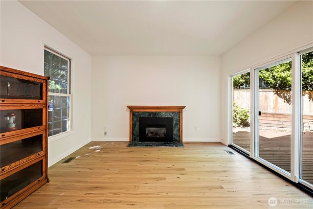 22214 NE 28th Place, Sammamish, WA 98074
