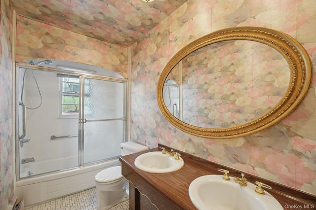 32 Wayne Lane, Tappan, NY 10983