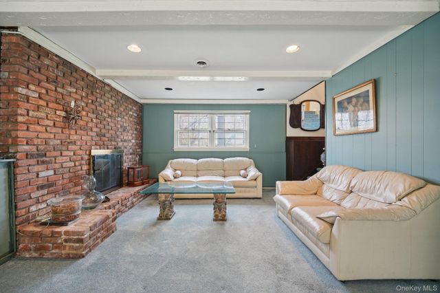 32 Wayne Lane, Tappan, NY 10983