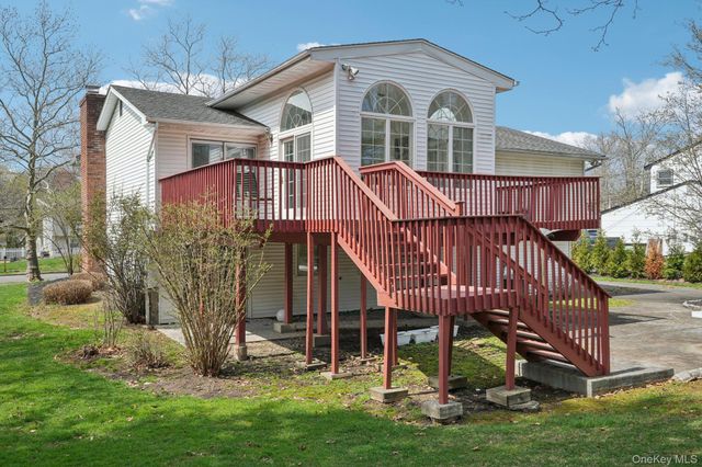 32 Wayne Lane, Tappan, NY 10983