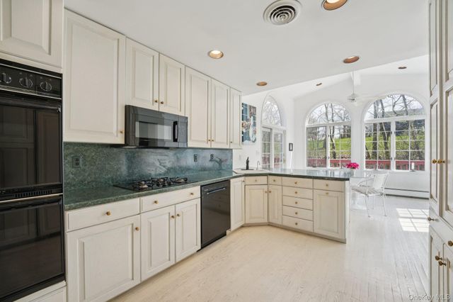 32 Wayne Lane, Tappan, NY 10983
