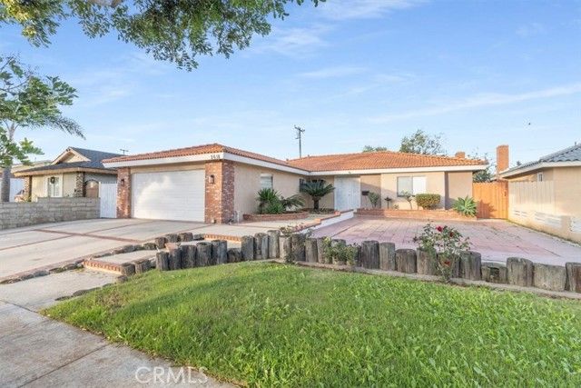 2618 S Pacific Avenue, Santa Ana, CA 92704