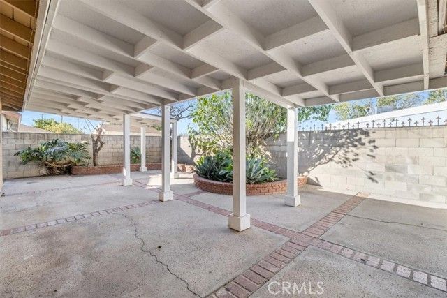 2618 S Pacific Avenue, Santa Ana, CA 92704