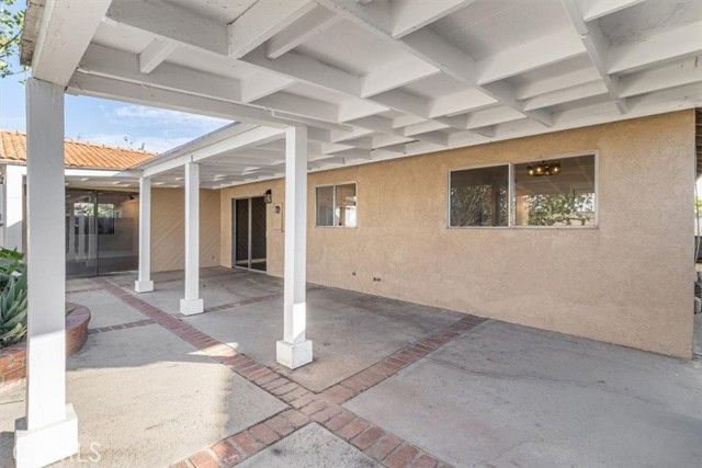 2618 S Pacific Avenue, Santa Ana, CA 92704