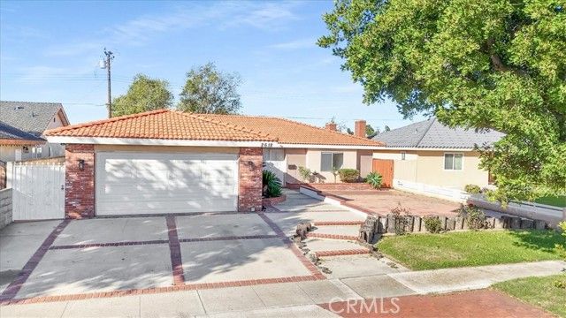 2618 S Pacific Avenue, Santa Ana, CA 92704