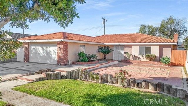 2618 S Pacific Avenue, Santa Ana, CA 92704