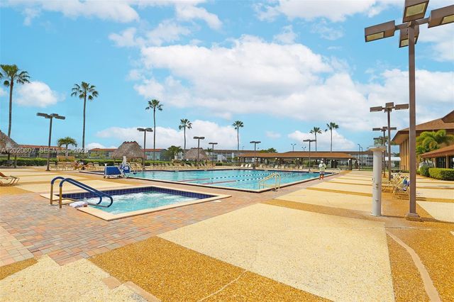 900 SW 142nd Ave 115L, Pembroke Pines, FL 33027