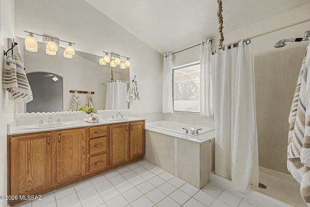 8411 N Mammoth Drive, Tucson, AZ 85743