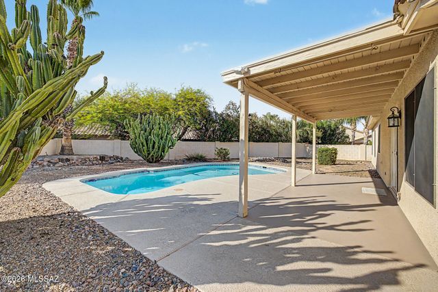8411 N Mammoth Drive, Tucson, AZ 85743