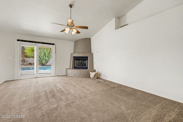 8411 N Mammoth Drive, Tucson, AZ 85743