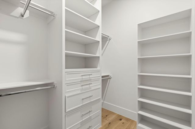 710 Waverly Street E, Houston, TX 77007