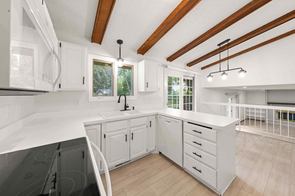 8233 Nevada Circle, Bloomington, MN 55438 — photo 2