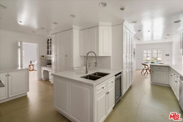 725 N Doheny Drive, Beverly Hills, CA 90210