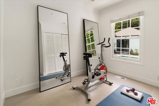 725 N Doheny Drive, Beverly Hills, CA 90210