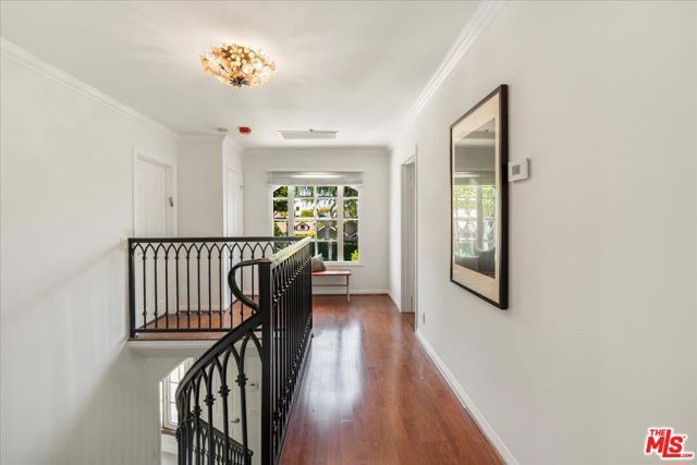 725 N Doheny Drive, Beverly Hills, CA 90210