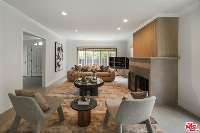 725 N Doheny Drive, Beverly Hills, CA 90210