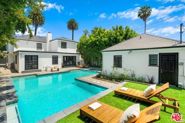 725 N Doheny Drive, Beverly Hills, CA 90210