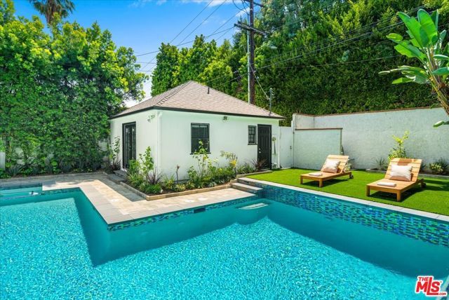 725 N Doheny Drive, Beverly Hills, CA 90210