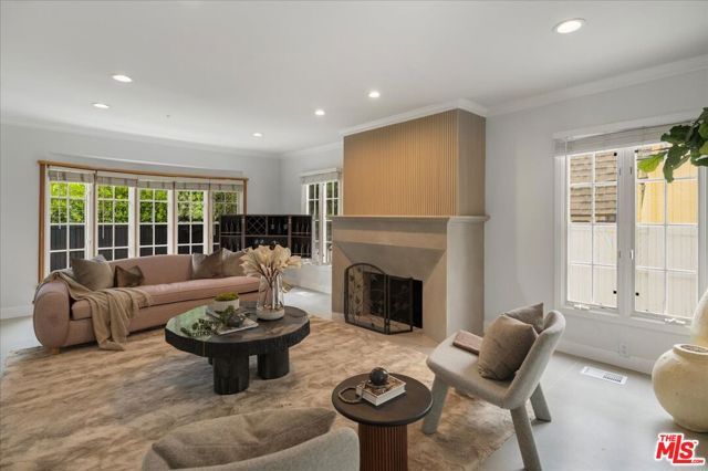 725 N Doheny Drive, Beverly Hills, CA 90210