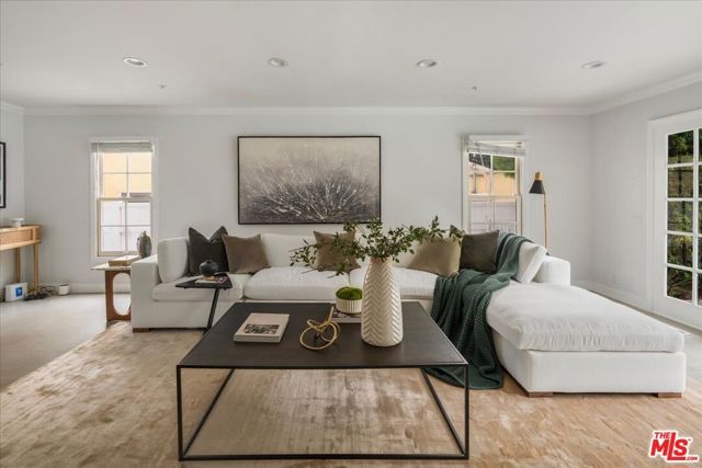 725 N Doheny Drive, Beverly Hills, CA 90210