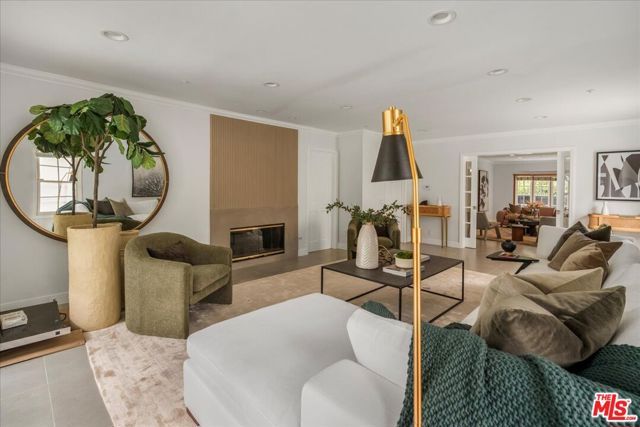 725 N Doheny Drive, Beverly Hills, CA 90210