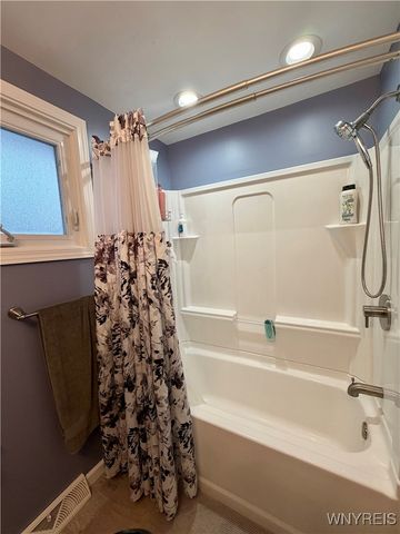 220 Highland Avenue, Tonawanda, NY 14150