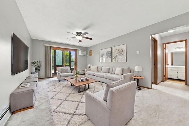 2700 Oxford Street N 116, Roseville, MN 55113