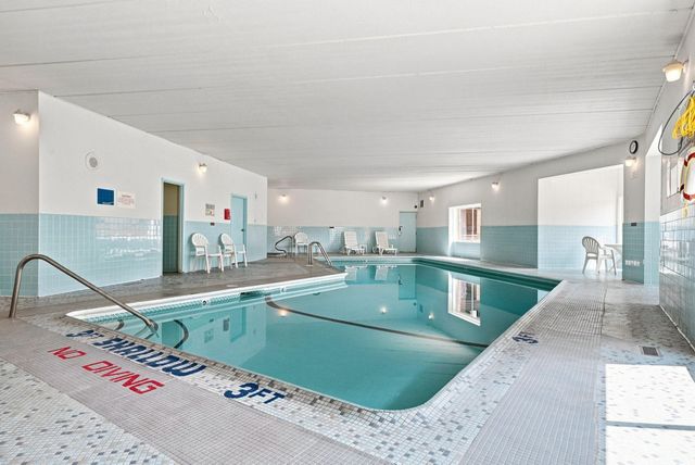 2700 Oxford Street N 116, Roseville, MN 55113