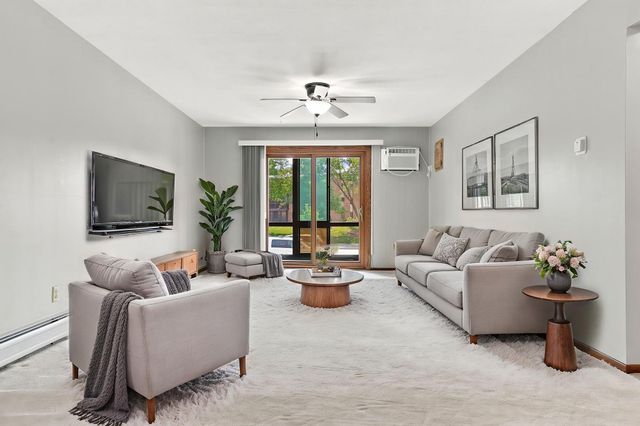 2700 Oxford Street N 116, Roseville, MN 55113