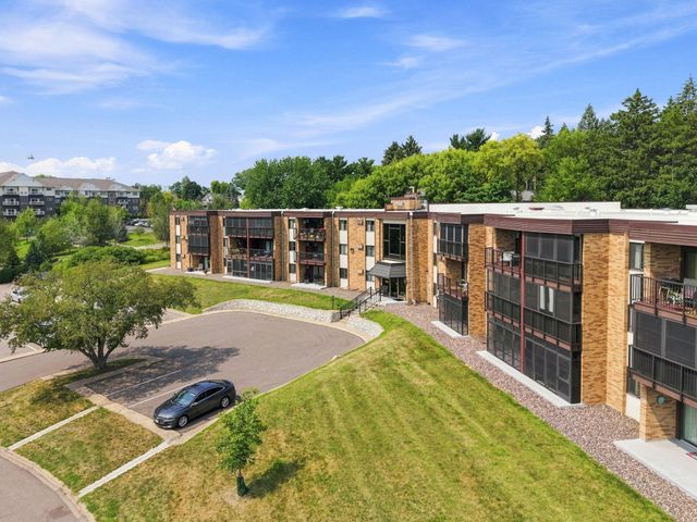 2700 Oxford Street N 116, Roseville, MN 55113
