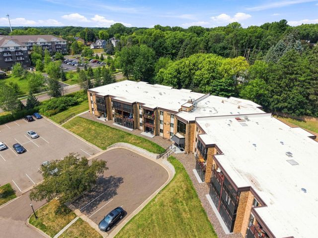2700 Oxford Street N 116, Roseville, MN 55113