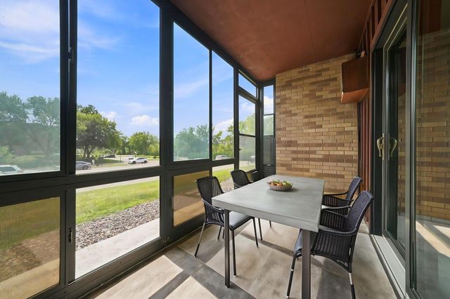 2700 Oxford Street N 116, Roseville, MN 55113