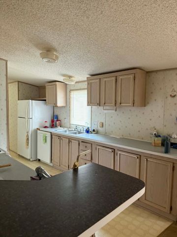 220 Hollyglen Street, Gun Barrel City, TX 75156